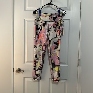 NWT DKNY  ❄️ printed athletic legging.